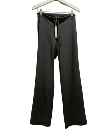 (New) SKIMS Cotton Jersey Staright Leh Pants - soot 

Ukuran : S

Harga : 2.1jt