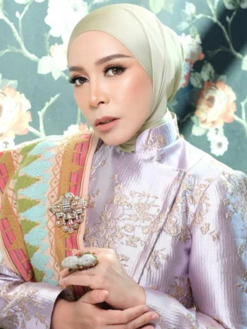 Cinta di hari pernikahan itu indah, tapi yang luar biasa adalah memilih cinta ya