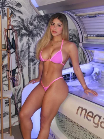 ss sin bikini ni bronceado? imposible 🙂‍↔️☝🏻te esperamos en @dibronze.ve 
📍Lo