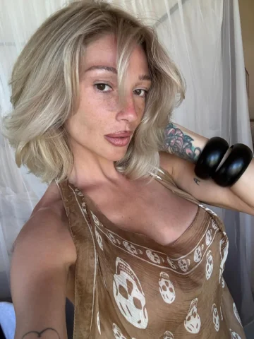 35, дожили!😂🎂🥳🌷💐🌟 ну с днюшкой, что ли🍺 
встречаю праздник в дороге, как 