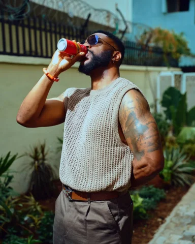 The heat outside is crazy!!!!!!!!!!!!!!! 

#BoldTaste
#BeOriginal 
#SchweppesNG