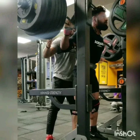 816kg gym total without any equipped costume .
310kg squat 
176kg bench 
330kg d