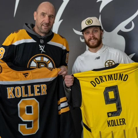 A couple of Czech legends 🇨🇿 

Earlier this week, @davidpastrnak hosted footba