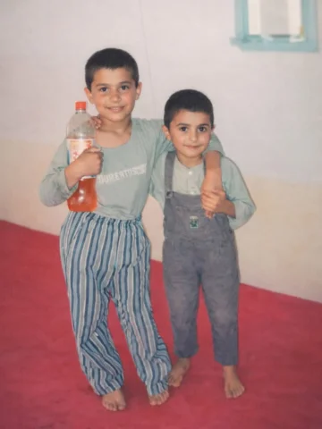 برادرم از همون روزای ساده تا امروز همیشه کنارم ❤️🫂
@abdulazimbadakhshiofficial