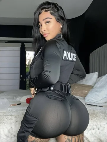 Do you know why I pulled you over 🖤