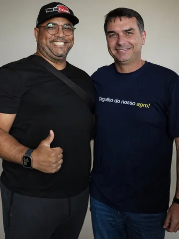 Deus te abençoe @flaviobolsonaro 🇧🇷👊