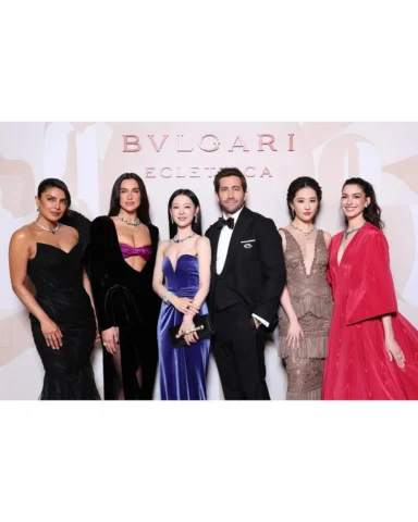 불가리 에클레티카💙❤️
With Bvlgari Eclettica High-End Collection,
Bvlgari’s eclectic spi