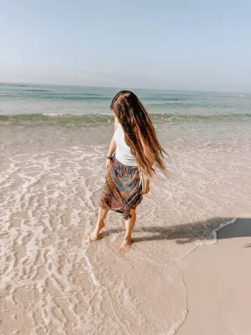 🌊Choosing to focus on God’s faithfulness today. In spite of living in a broken 