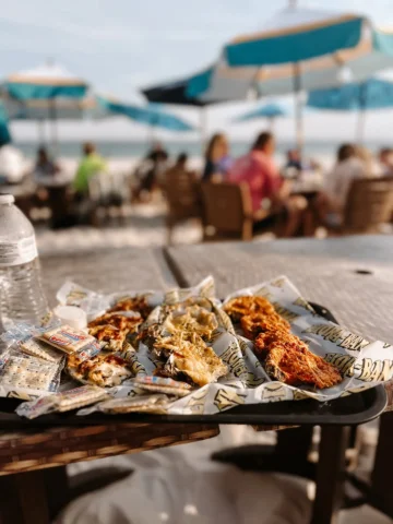 🌴oyster sampler, beach days, late night crab hunting, hotel breakfasts, shell h