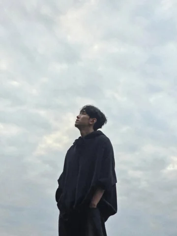 😺.

D-5
#Behind
✈️ 2026 SEASON’S GREETINGS
 [A Quiet Journey] 🧳
🔗 에버라인샵 (ever