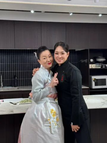 바쁜 일정에도 한 걸음에 달려와준 
우리 중식여왕 지선셰프님 너무 고마와요💜 
@chef_jisunjoung 

조만간 우리랑 같이 찐하게 한