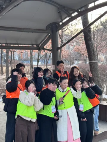 구독자님들과 함께한 행복한 시간💜
영하 10도의 날씨에 경찰과 도둑은 조금..아니 
사실 많이 추웠지만 함께라서 따뜻했어요

마음 듬뿍 담은 