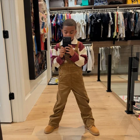 hello world, from Loyal and his new haircut he decided to get all by himself las