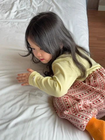 이렇게 귀여운 고쟁이 봤냐구용 .. 🧶

@pee_bee__ 

#피비#아동복#고쟁이
#육아기록