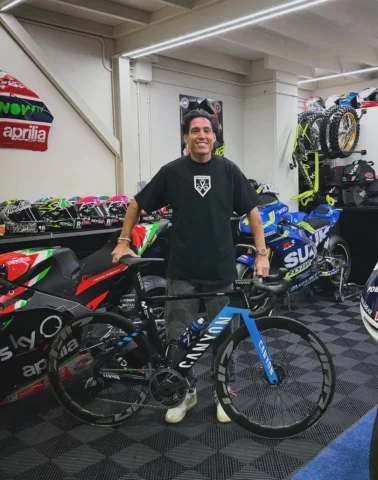 La bici del gran @alejandvalverde 💙
-
Nueva joya para la colección, la Canyon d