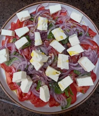 Tonights dinner begins 🦍🦾❤️‍🩹🌸