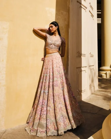 𝗘𝗩𝗘𝗥-𝗕𝗟𝗢𝗢𝗠 | 𝗦𝗣𝗥𝗜𝗡𝗚 𝗦𝗨𝗠𝗠𝗘𝗥’𝟮𝟲

A vision in blush, this in