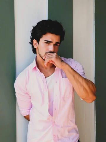 The eyes, chico… they never lie.👀