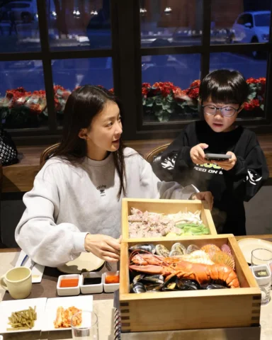 💕
이안이 봄방학🫧
덕분에  정말 오랜만에 2박3일 강원도 가족여행🧳
그리고 3일동안 엄마 머리 주구장창 잡아뜯은….우리딸 인생 첫 나들이