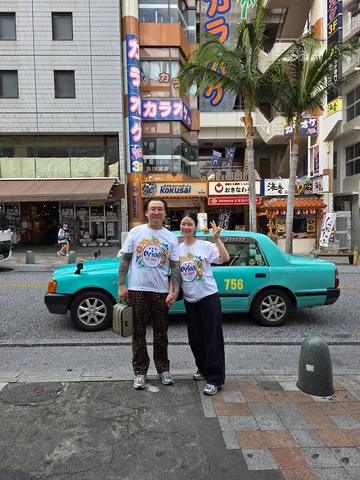 연애할땐 그렇게 자나깨나 꼭 잡고 있던 손인데
우리 이안이 태어난 후로 어느순간 
아이 손 잡아주기 바빴던 거 같다.
진짜 그 정신없던 2박3일