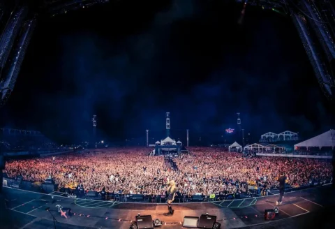 Thank you so much Quebec City and a big thank you to @simpleplan 💚 it always me