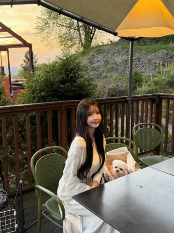 잠 안와서 올리는 일상 💫

어쩌다보니 옷이 백과 흑이다 🤍🖤