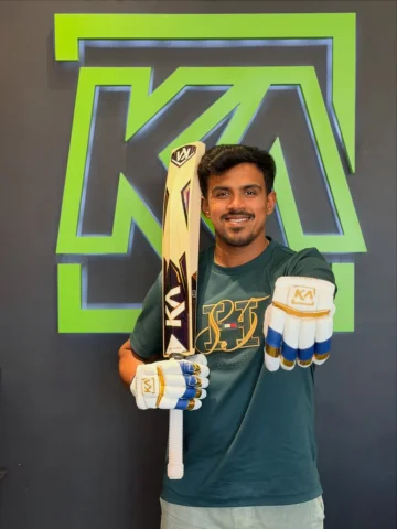 A fighter by nature. A winner by mindset. 💚
Maheesh Theekshana joins the KA Spo