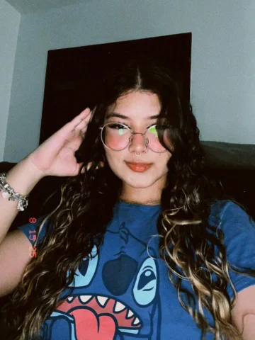 O charme é a blusa 😂💙