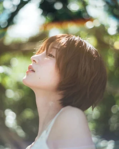 この度、私の2nd写真集を発売することになりました🕊️

20代最後の今、これまでの私が詰まった作品がつくりたいという思いで写真集ができました。

振り返れば