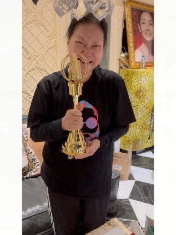 我會繼續前進，讓我媽以後笑著以我姐和我為榮！愛妳mom forever ❤️