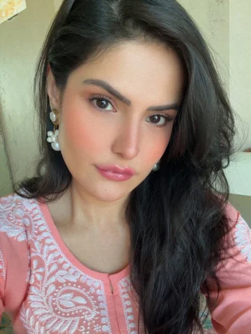 ✨🧿 Eid Mubarak 🧿✨

##EidUlFitr #Family #BabyAizel #ZareenKhan