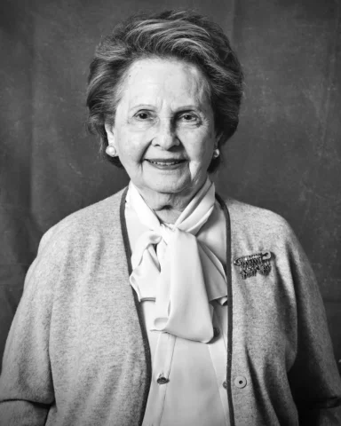 This is Elizabeth Wilf, who I had the great pleasure of meeting recently.

She e
