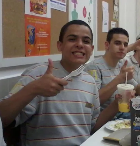 se for pra roncar do que nós tem
eu sou dono de faculdade
entra quebrado e sem s