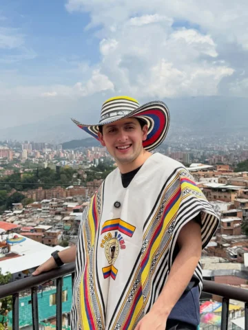 Vlog por Colombia en mi canal 🇨🇴😎