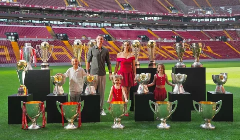 Orgullosa de vos @muslera Gracias @galatasaray Tüm Türkiye halkına teşekkürler!!