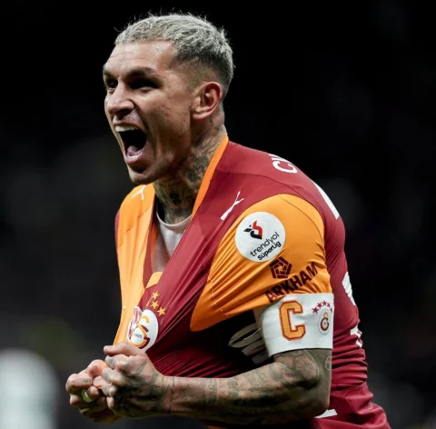 Feliz de ser parte del mejor club de Turquía 💛❤️