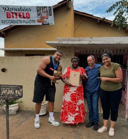 MINHA PRIMEIRA CONQUISTA, REALIZAR O SONHO DE MINHA MÃE!🏠🔑
 Essa é minha famíl