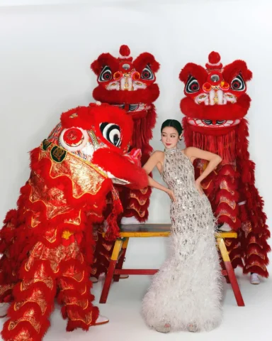 祝大家在新的一年裡面，身體健康， 事事順利。2025 一定會比2024 更光，更溫暖。讓我們2025一起 做一個無悔和善良的 可爱靈魂。 May we well