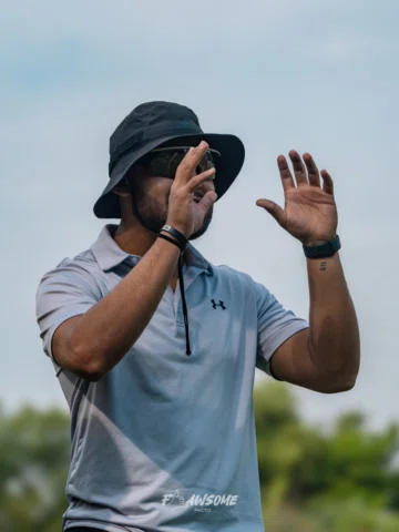 ¿Qué significa ser leal a tu COACH? 🦖🏈

- Escuchar y respetar sus decisiones, 