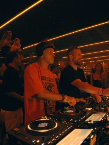 3 hours b2b at @pantheonibiza at @covasantaibiza were such a ride. Thanks for da