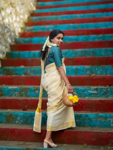🌼💛 ഓണം… ഓർമ്മകളുടെയും സ്നേഹത്തിന്റെയും ഒരുമയുടെയും ഉത്സവം 💛🌼
കസവുസാരിയുടെ തന