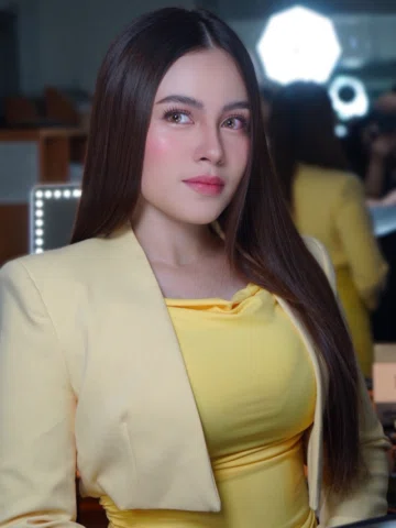 Gracefully blooming, undeniably rising Krystal Mejes ✨ @unanghirit 

Styled by @