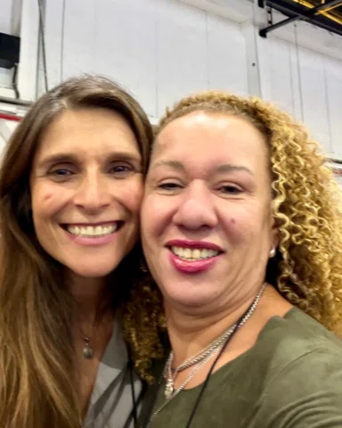 ✨ Que alegria estar ao lado de Juliana Picoli! ✨

Uma mulher admirável, competen