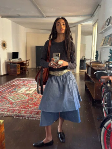 Sunday- I put on my comfiest pair of shoes, the biggest bag I owned and by 10:30