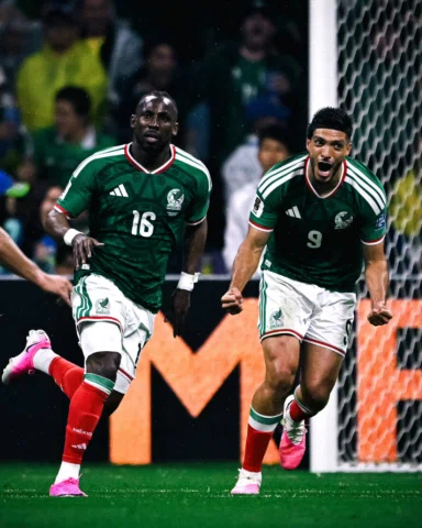 ¿Y si sí, México? 💚🤍♥️

Que manera de emocionarnos, de hacer vibrar a todo un 