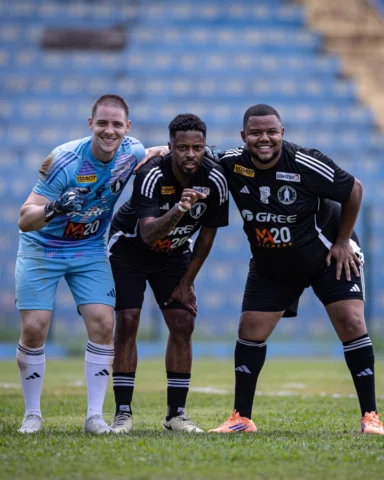 • Mais uma vez presente no jogo do @marcosassuncao20 em Caieiras ! Grande festa 