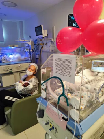 2 meses sabendo o que é o amor de mãe. Laura vc é meu orgulho filha. Tão pequena