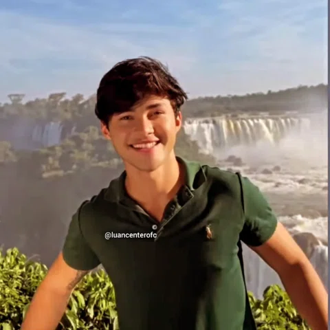 As Cataratas do Iguaçu são daqueles lugares que a gente visita com os olhos, mas