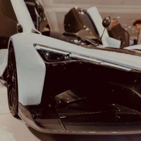 sittin’ pretty @nyautoshow 

#nycwithcayla #carshow #nyautoshow