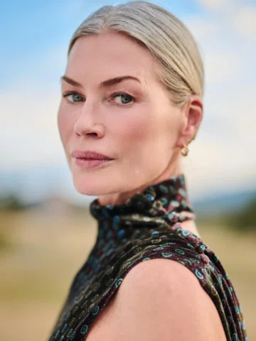 CARRÉ
@iamcarreotis 
📸 @blackandcamodesign 
Wardrobe @maxfashionco
H/MU @matthe